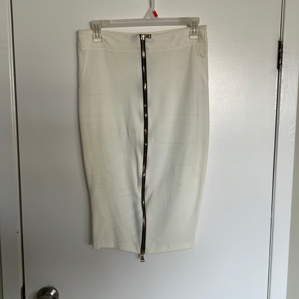 Cream midiskirt with gold zipper